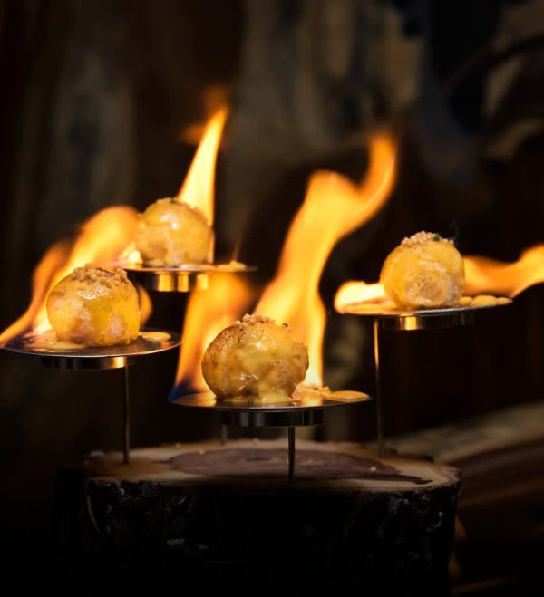 fire balls en restaurante Tora