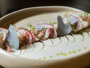 Hamachi jalapeño en Tora Cancún