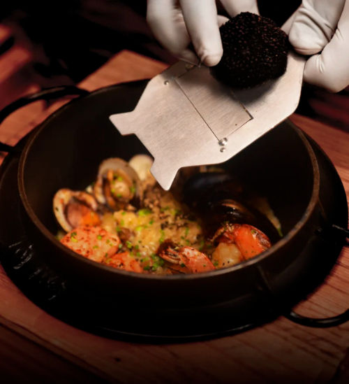 Hot rice pot en restaurante Tora