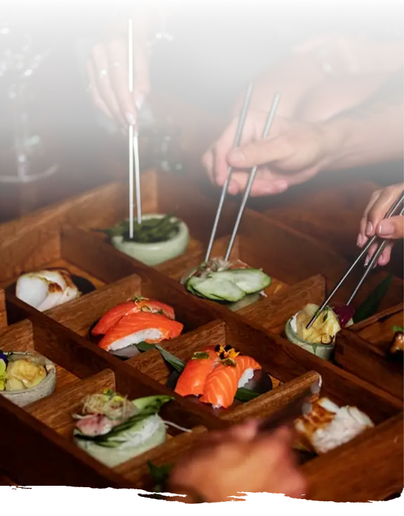 Bento box con nigiri de Salmón en Tora