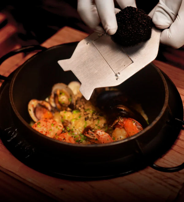 Hot rice pot en restaurante Tora